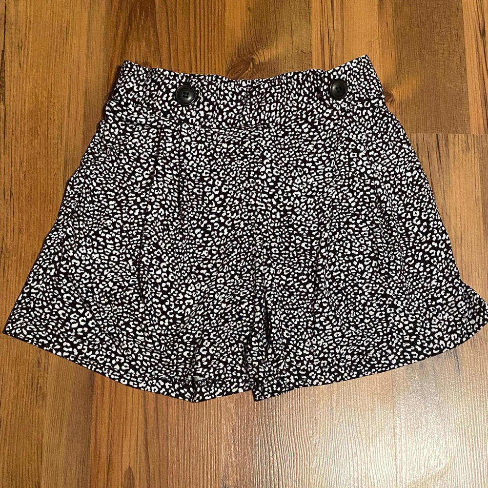 Robert Louis Casual High Waisted Shorts-Women’s Size Small